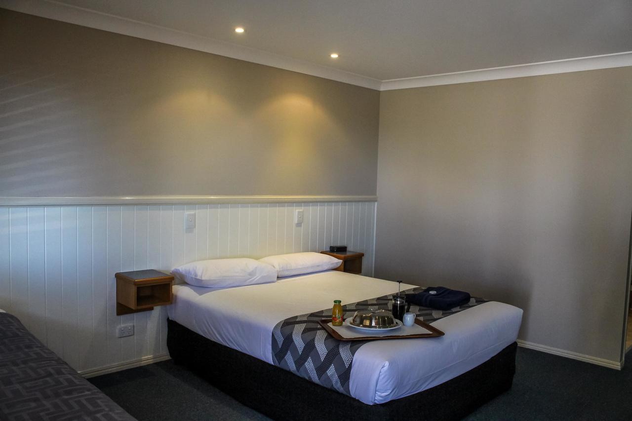 Dirranbandi Motor Inn Luaran gambar