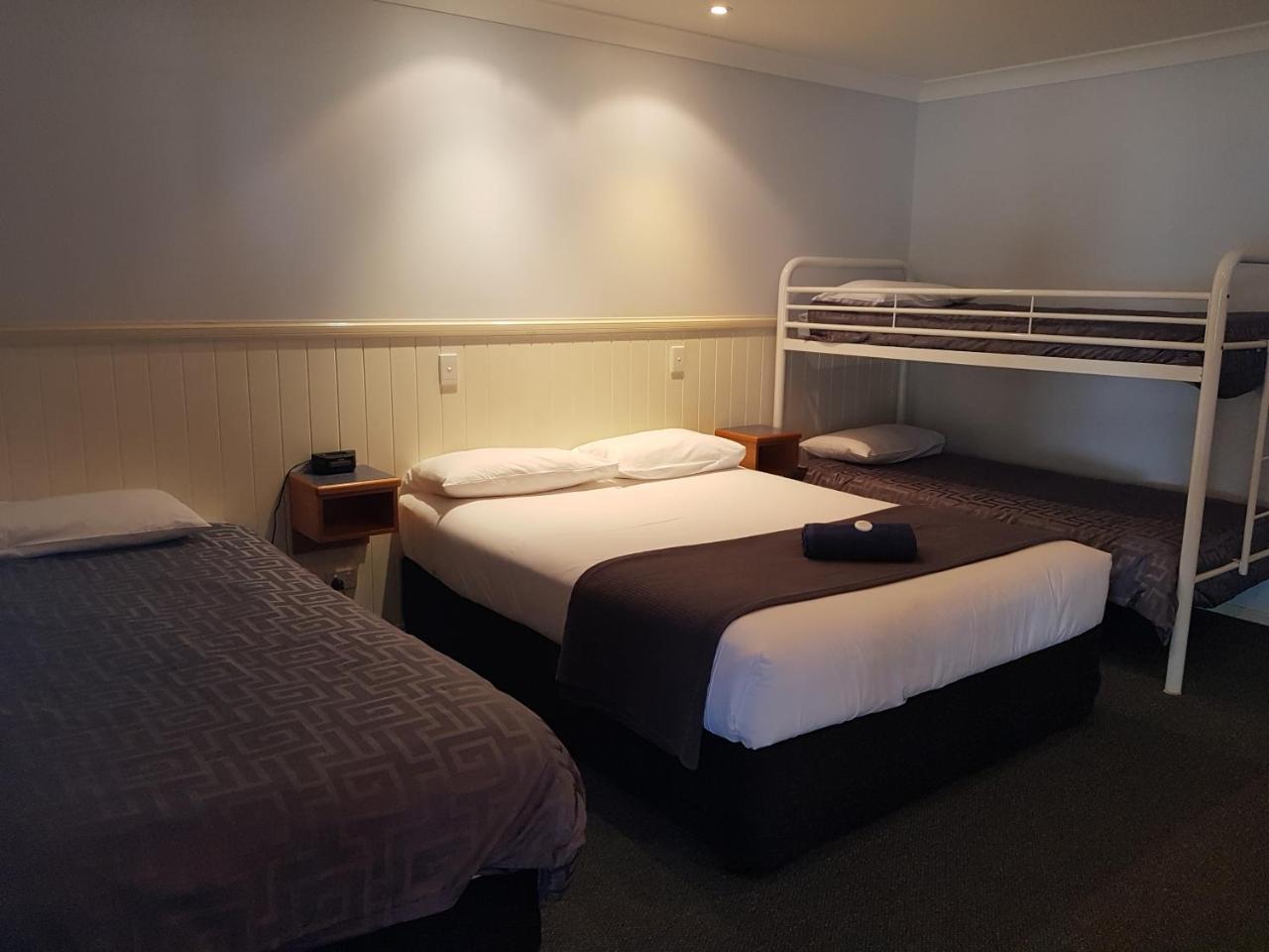 Dirranbandi Motor Inn Luaran gambar